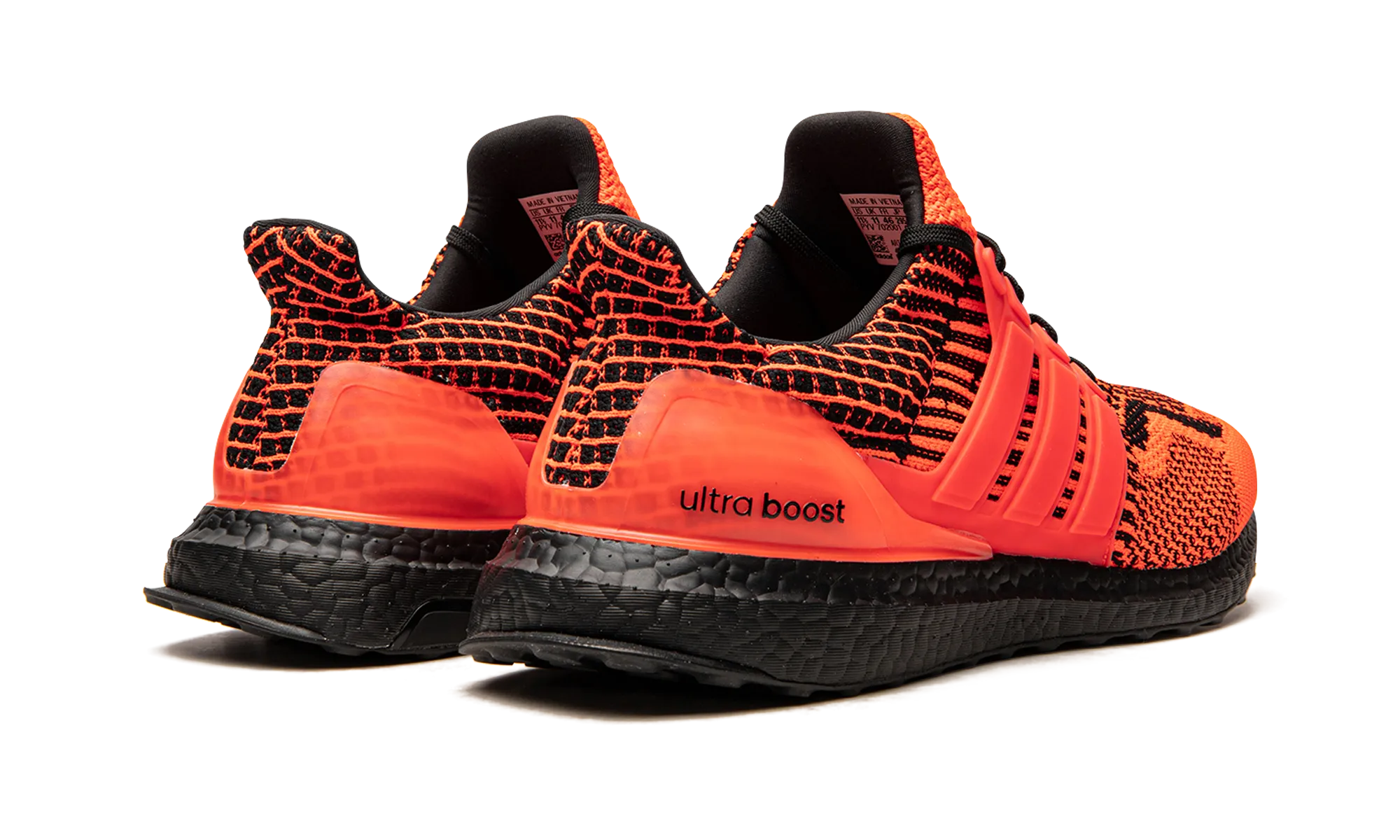 UltraBoost 5.0 DNA "Solar Red / Core Black" light feel Well Built