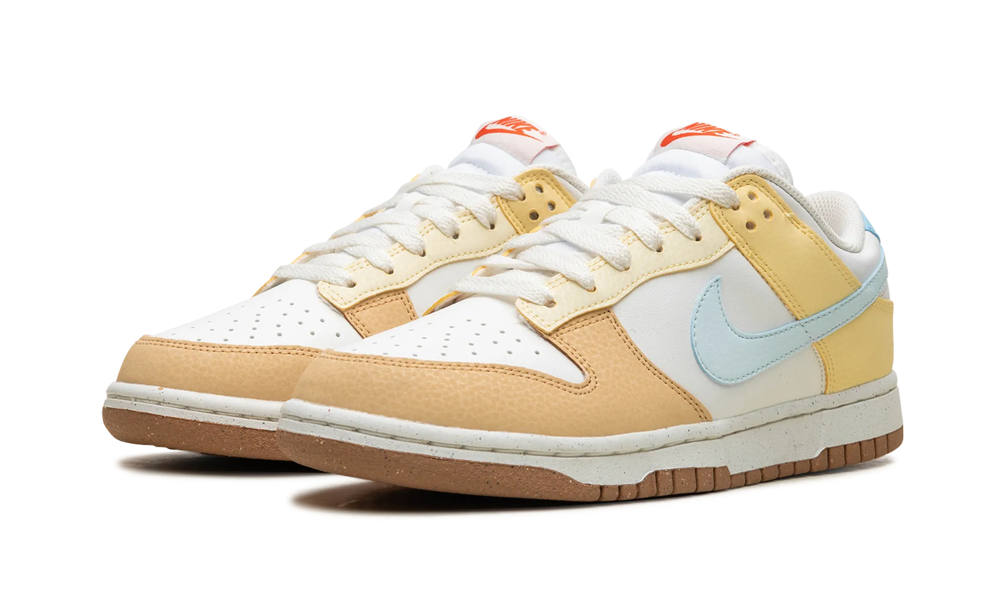 DUNK LOW WMNS "Soft Yellow" Natural Fit Shore Path