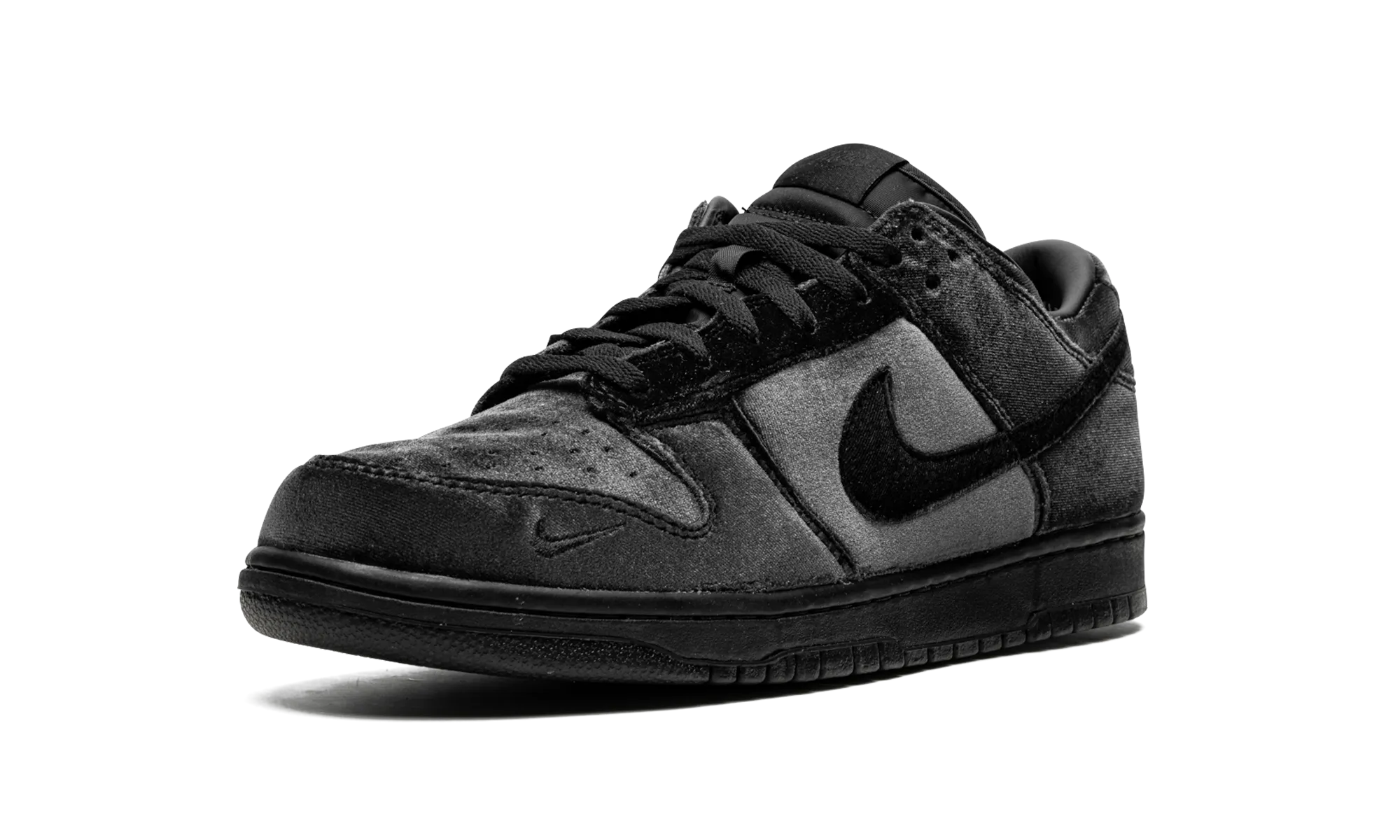 Dunk Low "Dover Street Market Triple Black Velvet" Stream Hike
