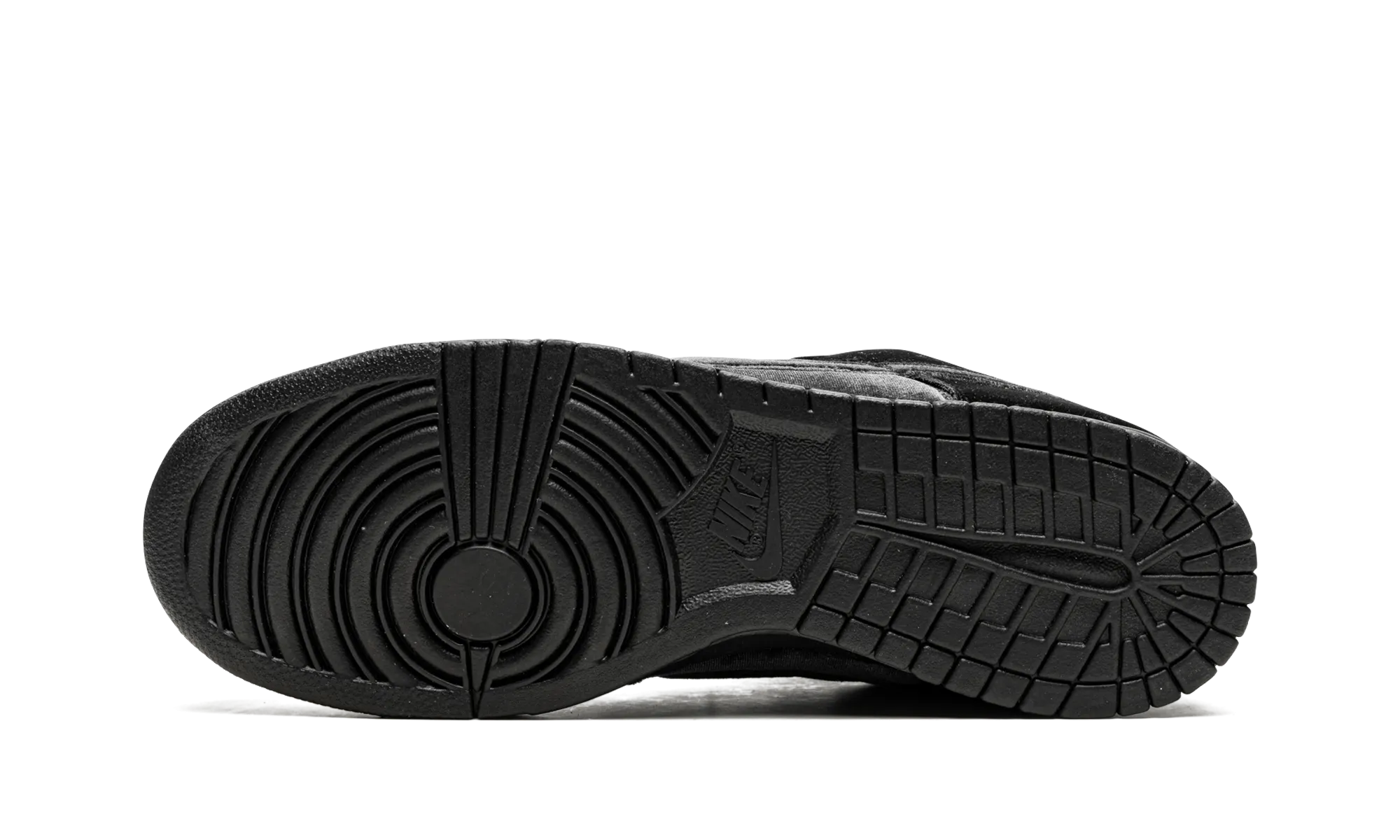 Dunk Low "Dover Street Market Triple Black Velvet" Active Steps Porous Structure