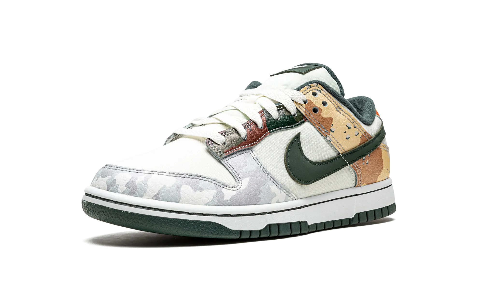 Dunk Low SE "Multi-Camo" Dog Run Cliff Hike