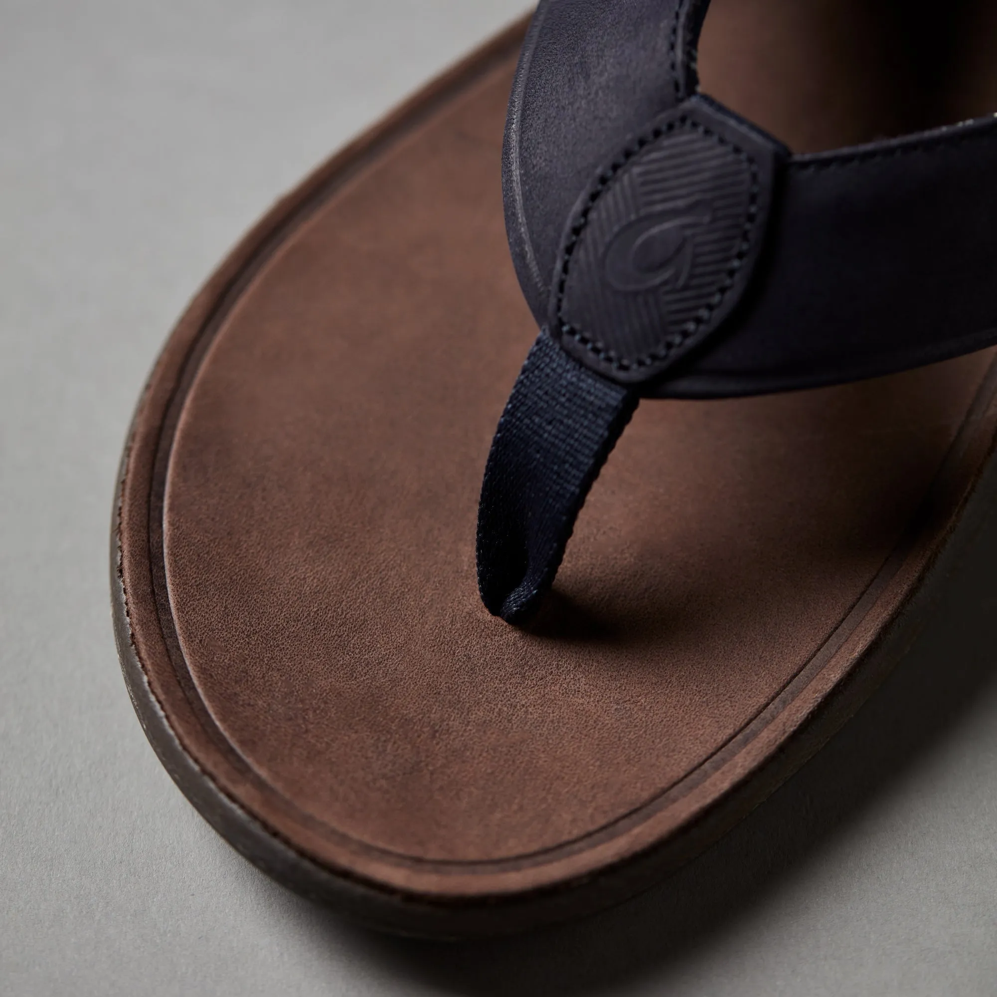 Foot-Friendly Shoes Tuahine - Trench Blue / Dark Wood