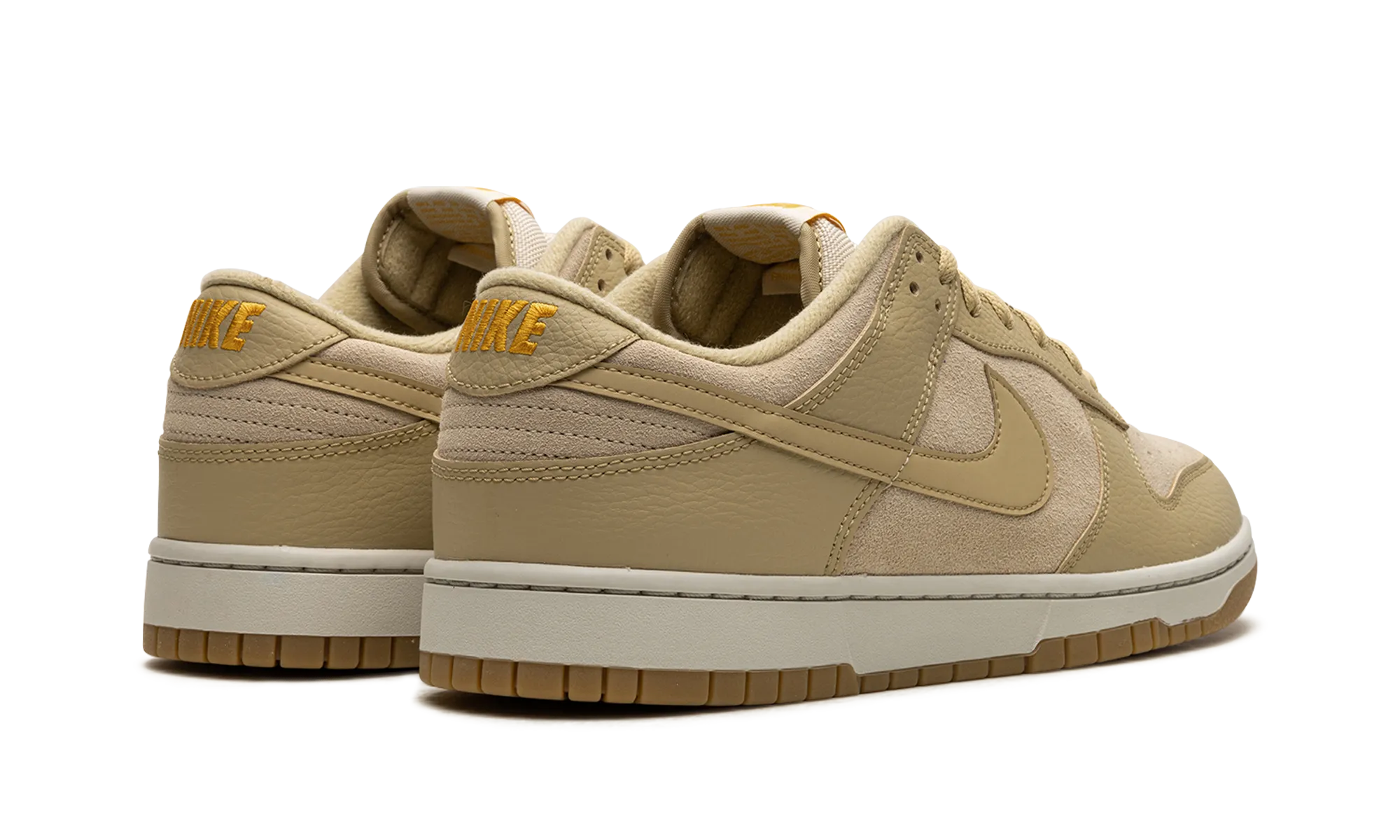 Travel Daily Dunk Low "Khaki / Gum"