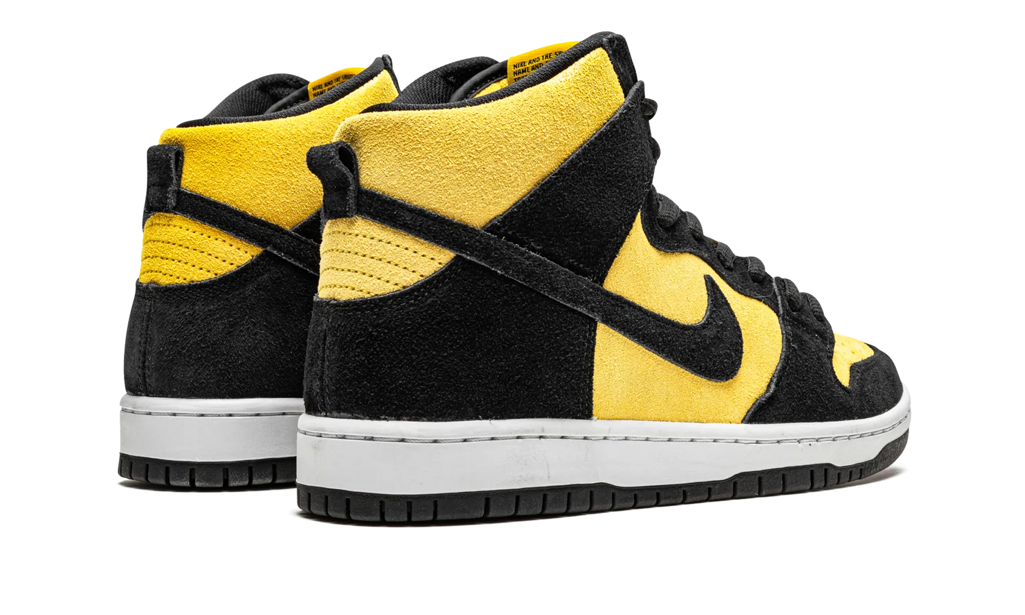 SB Dunk High Pro "Reverse Goldenrod" Sand Step Mesh Detail