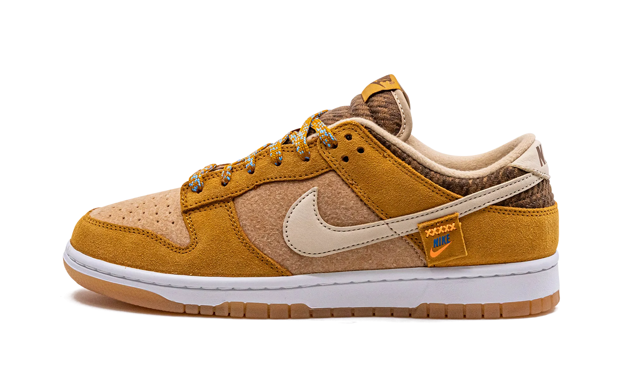 Chase Hike Dunk Low SE "Teddy Bear Praline"