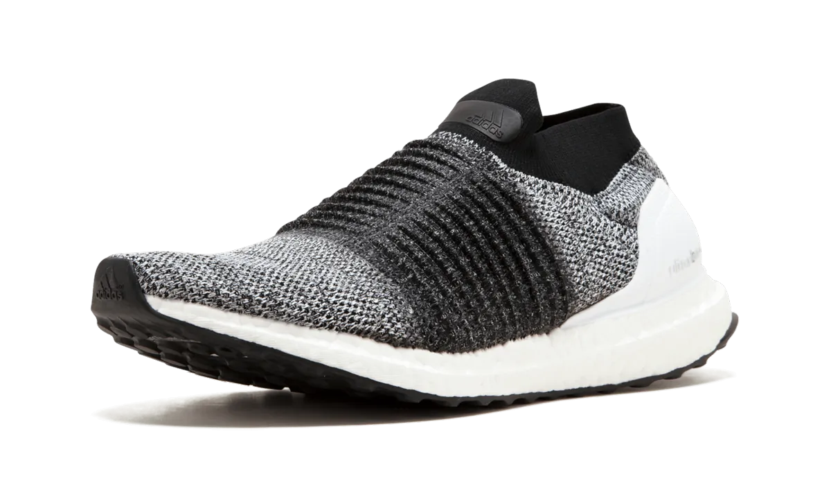 Light Activity UltraBoost Laceless "Oreo"