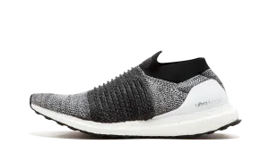 Ergo Build UltraBoost Laceless "Oreo"