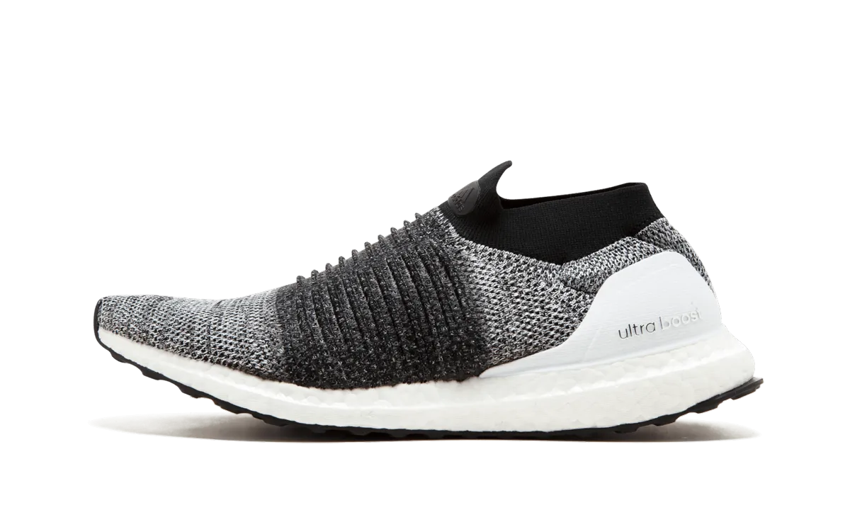 Ergo Build UltraBoost Laceless "Oreo"