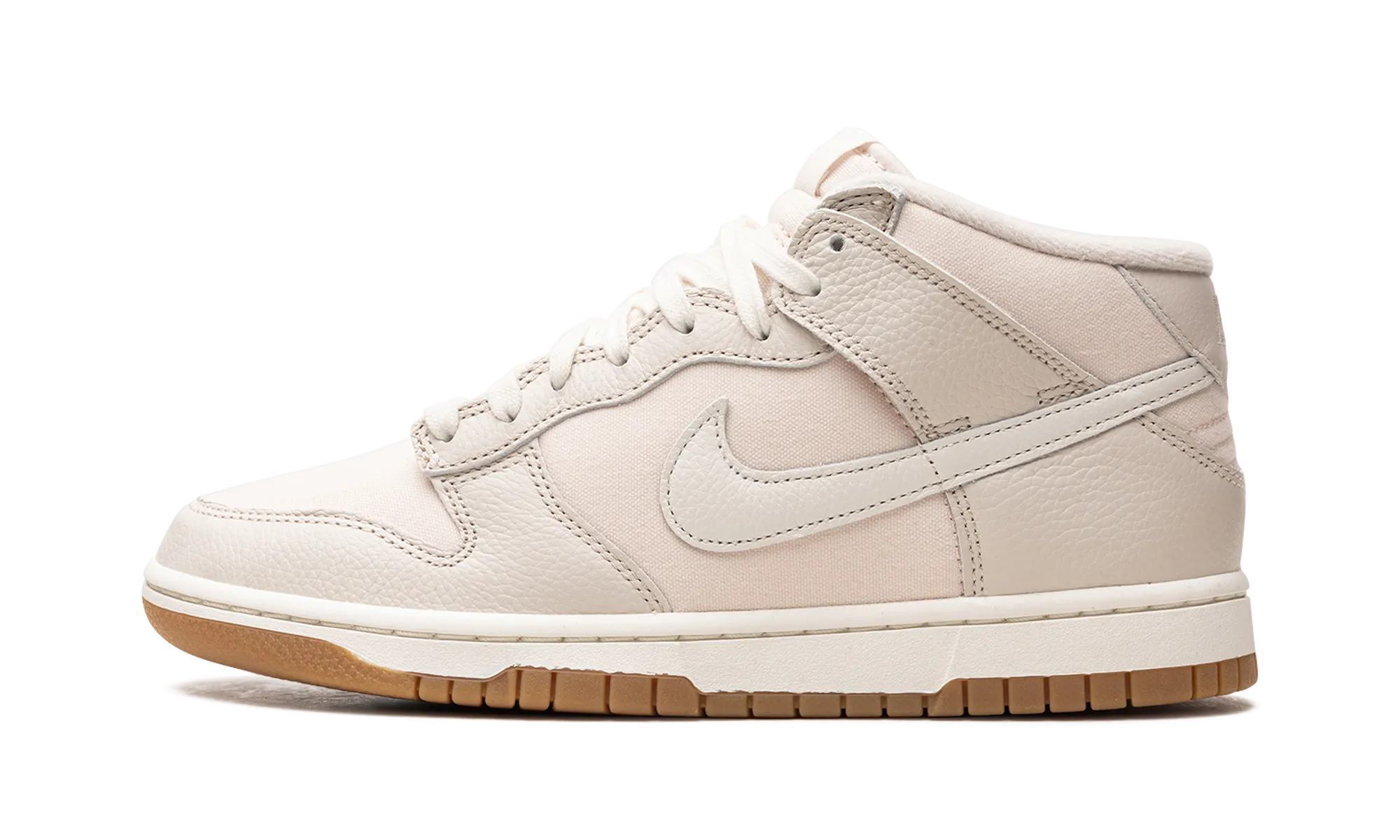 Dunk Mid "Light Orewood Brown" Weather resistant Weekend Walks