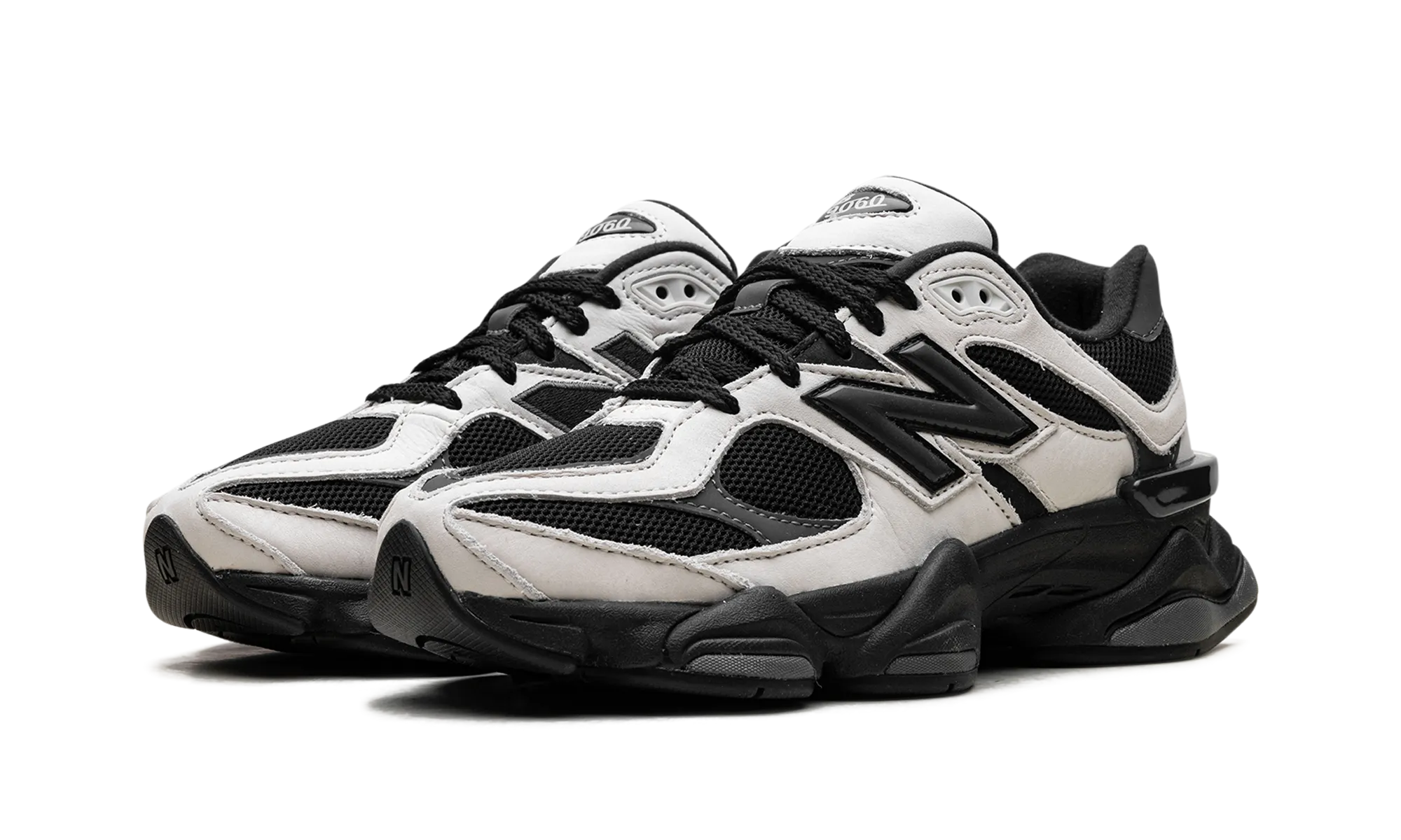 Cozy Feel 9060 "Off White Black"