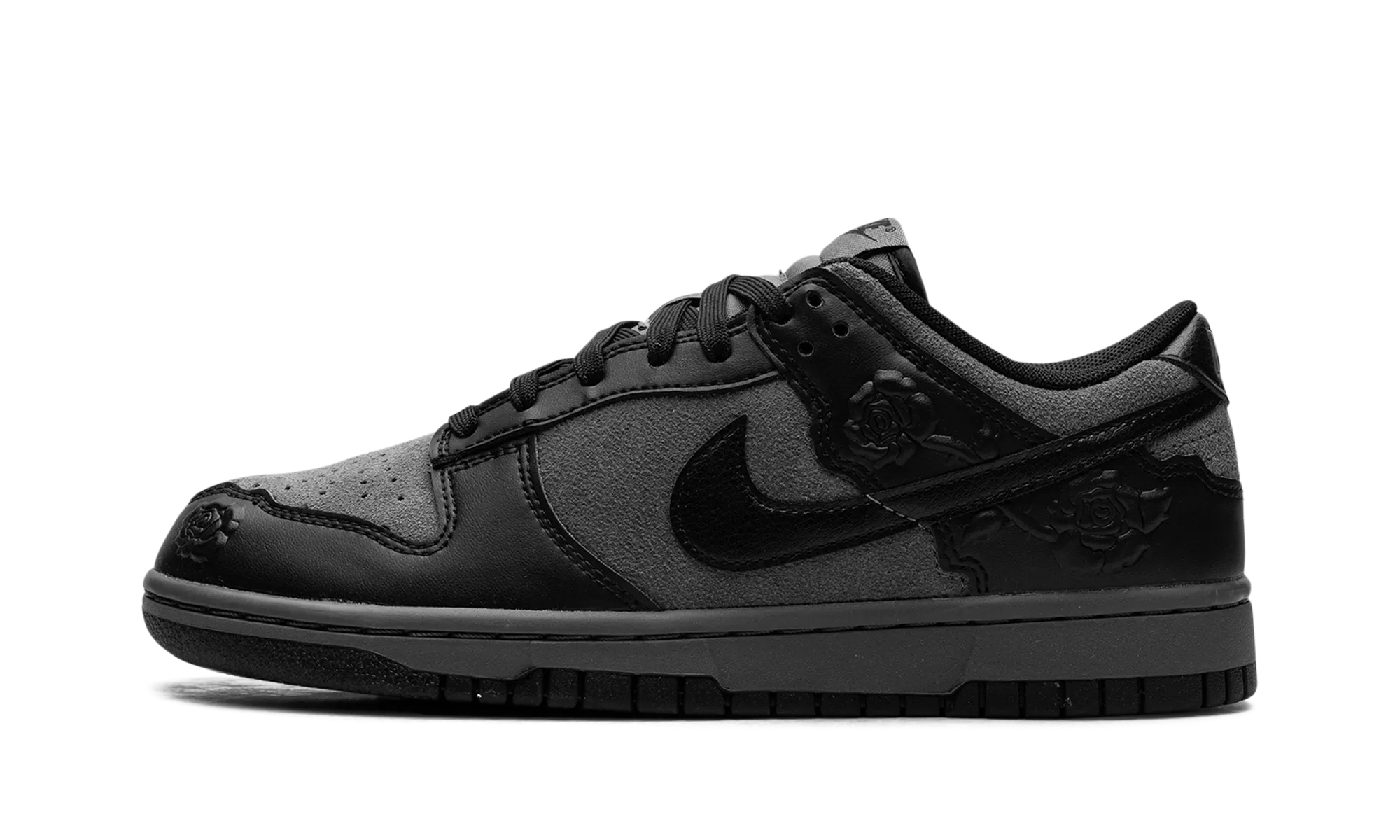 Dunk Low WMNS "Black Roses" Stylish Appearance