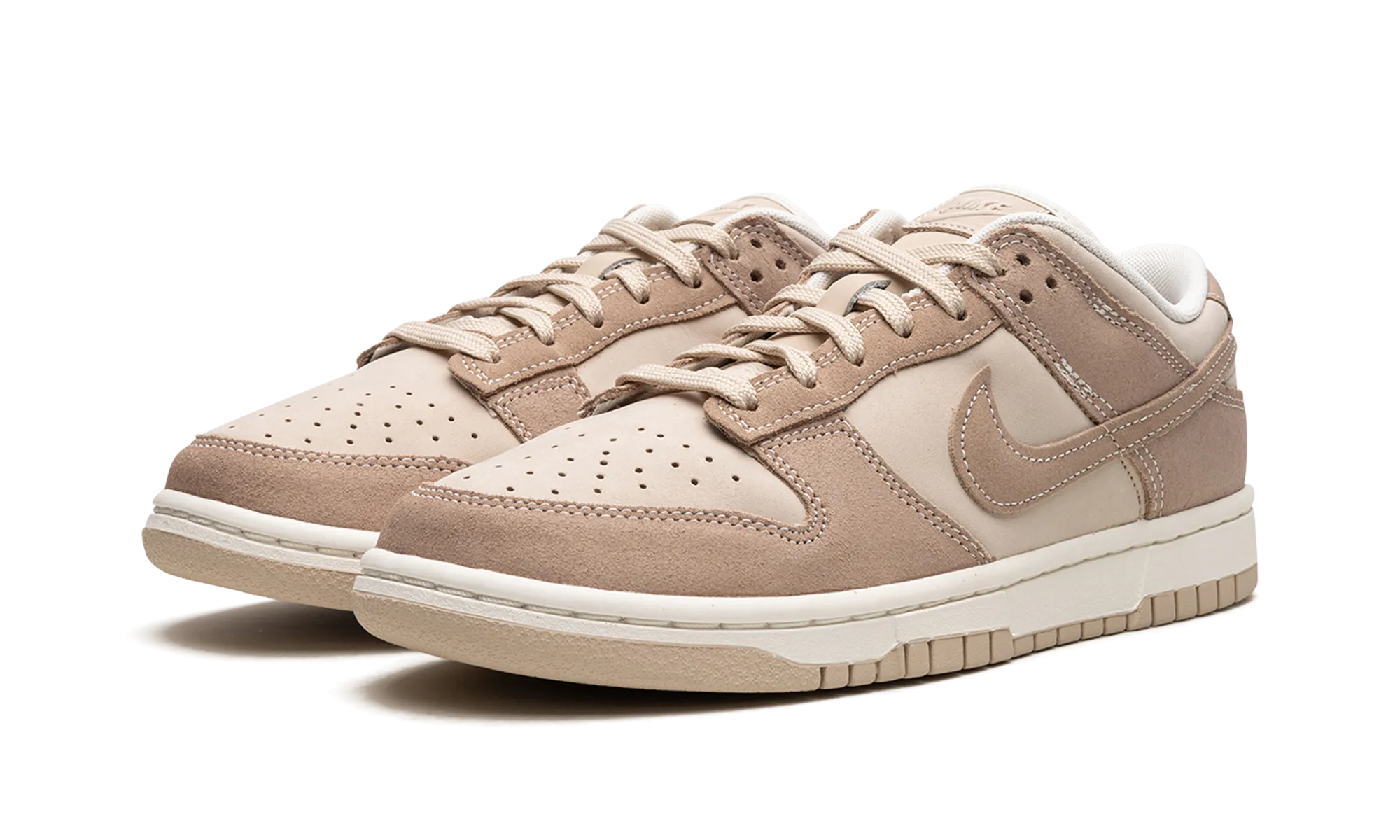 DUNK LOW WMNS "Sanddrift" Shock Resistance