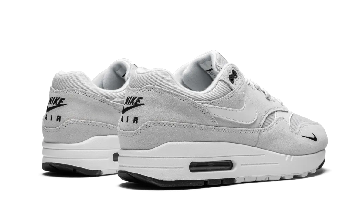 Versatile use casual outing Air Max 1 Premium