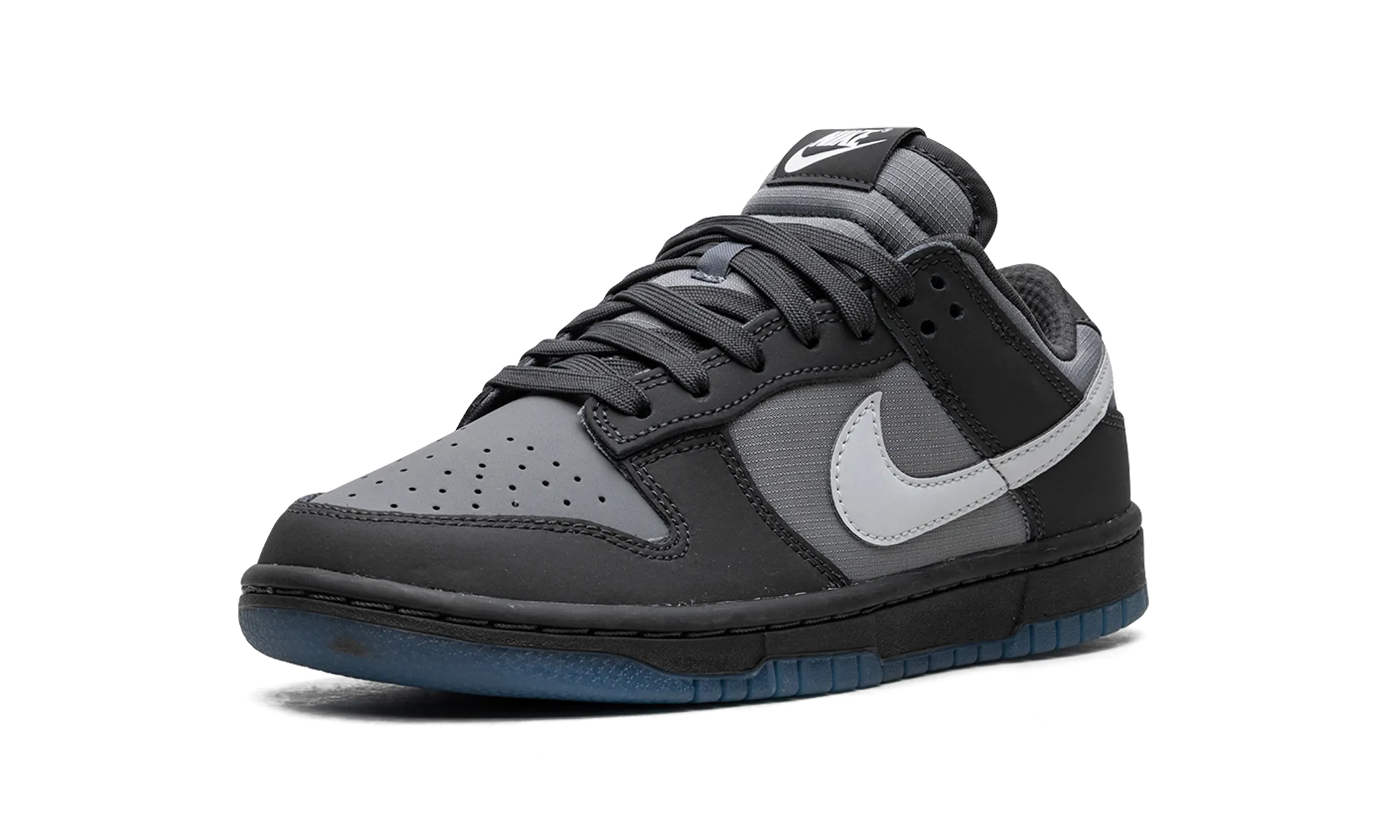 Beach Friendly Outfit Boost Dunk Low "Anthracite"