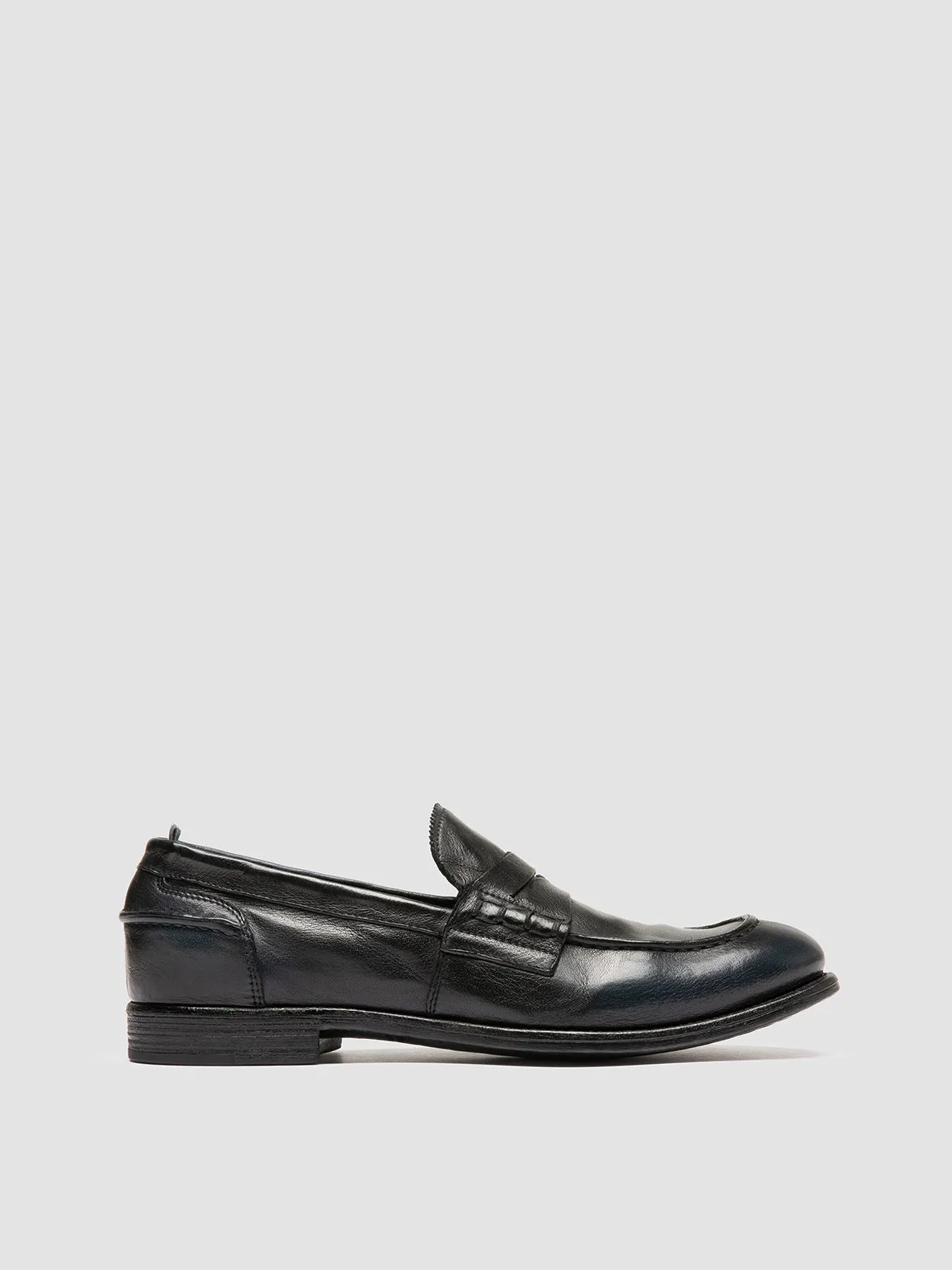 CHRONICLE 144 - Navy Leather Penny Loafers Foot Balance