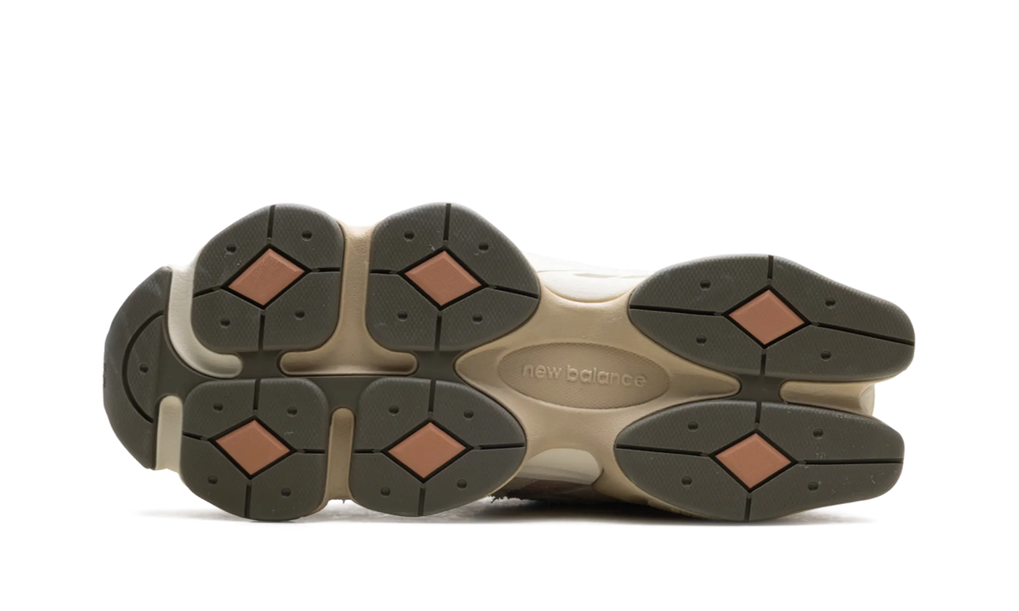9060 "Flat Taupe Light Sparrow" Urban Travel Rain Day