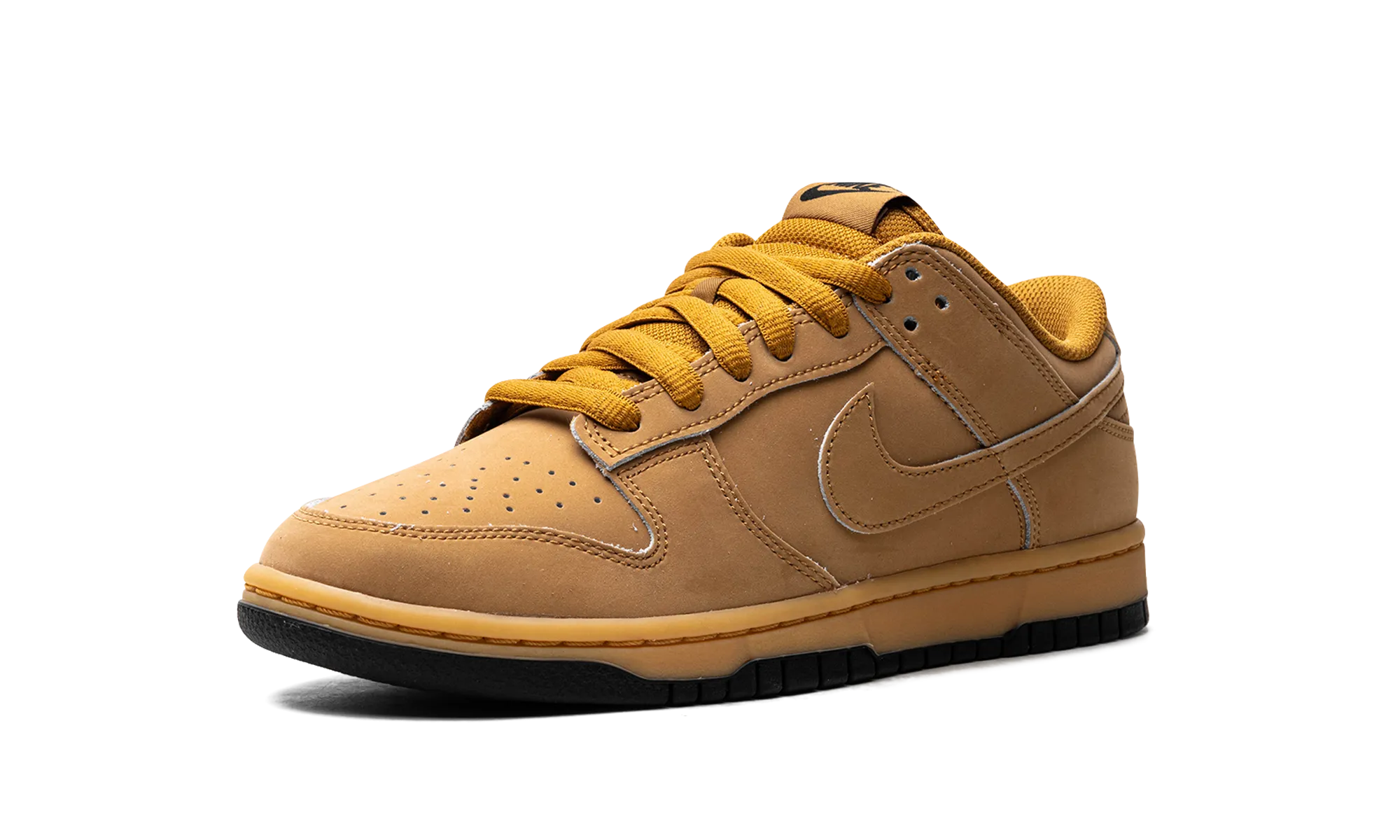 Carefree Fit Dunk Low Retro SE "Wheat Gum"