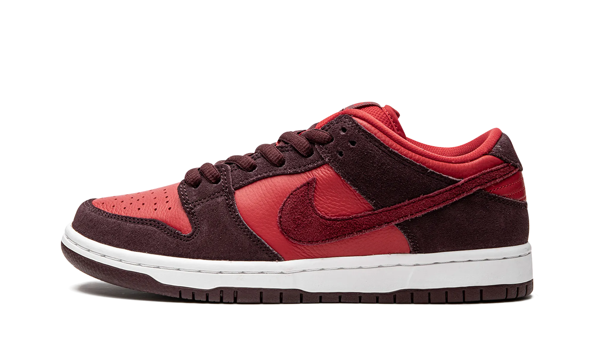 SB Dunk Low "Cherry" City Walking