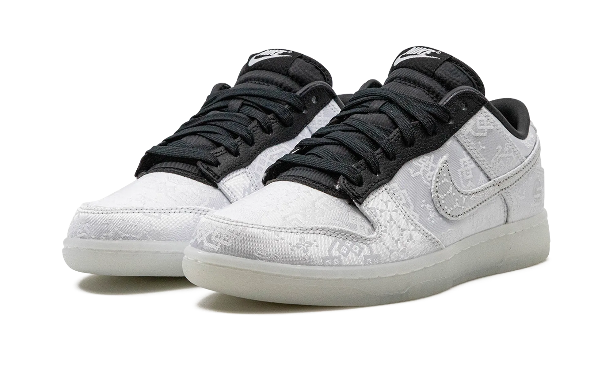 Comfortable Movement Balanced Form Dunk Low "Fragment Design - Clot"