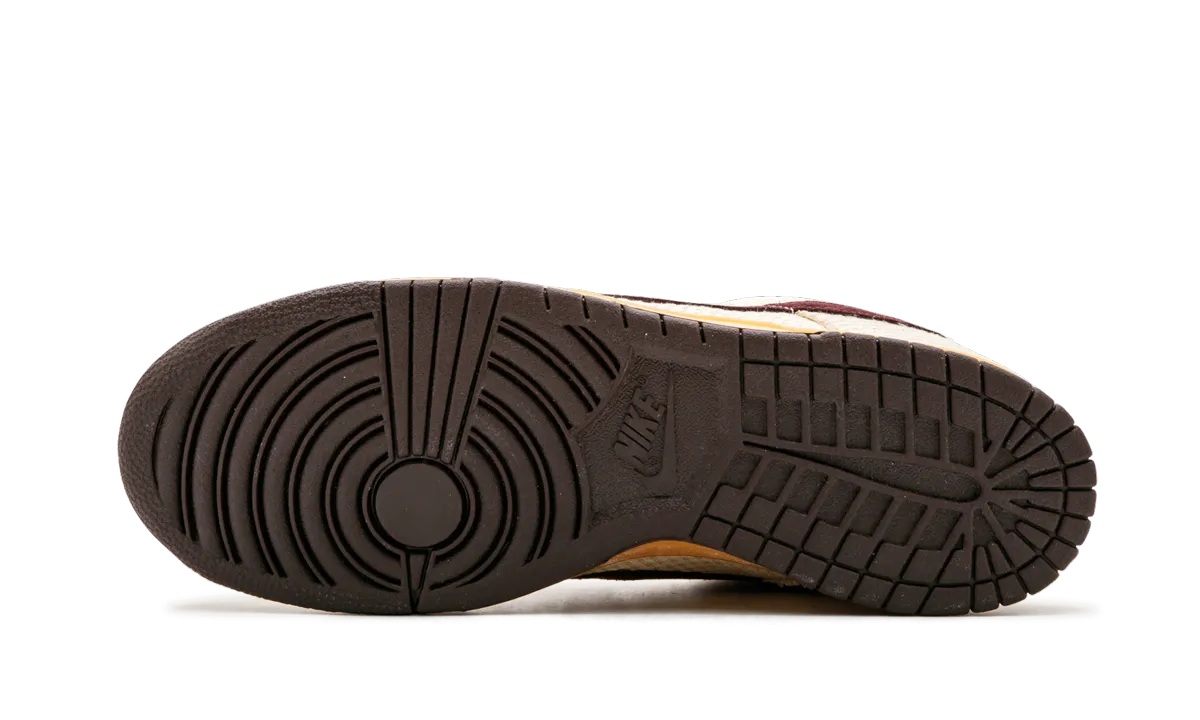 Airy Fit Dunk Low Pro SB "Red Hemp (2004)"