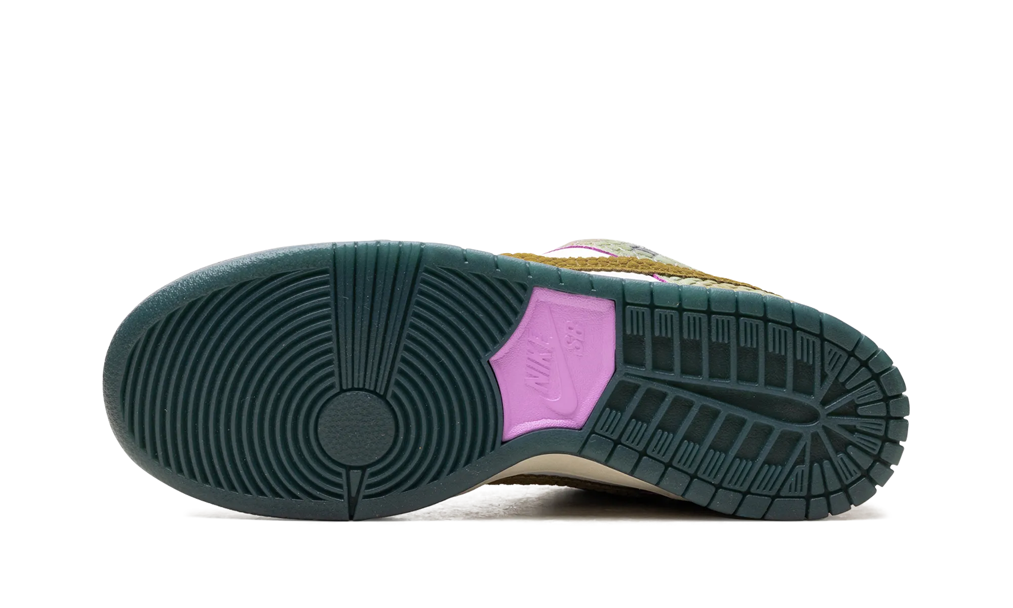 Clean Stitch Art Fair SB Dunk Low "Alexis Sablone - Chameleon"