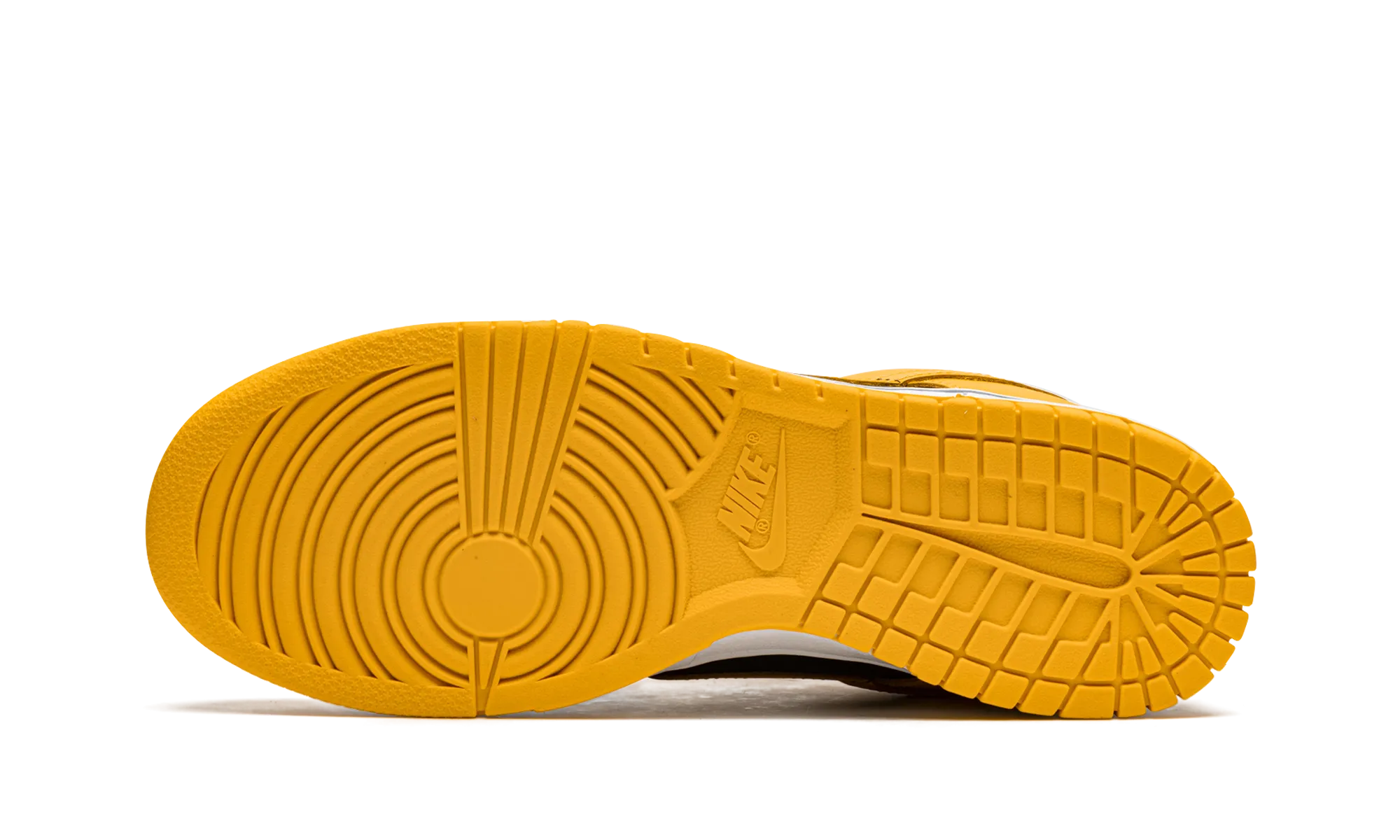 Dunk Low "Goldenrod" party look