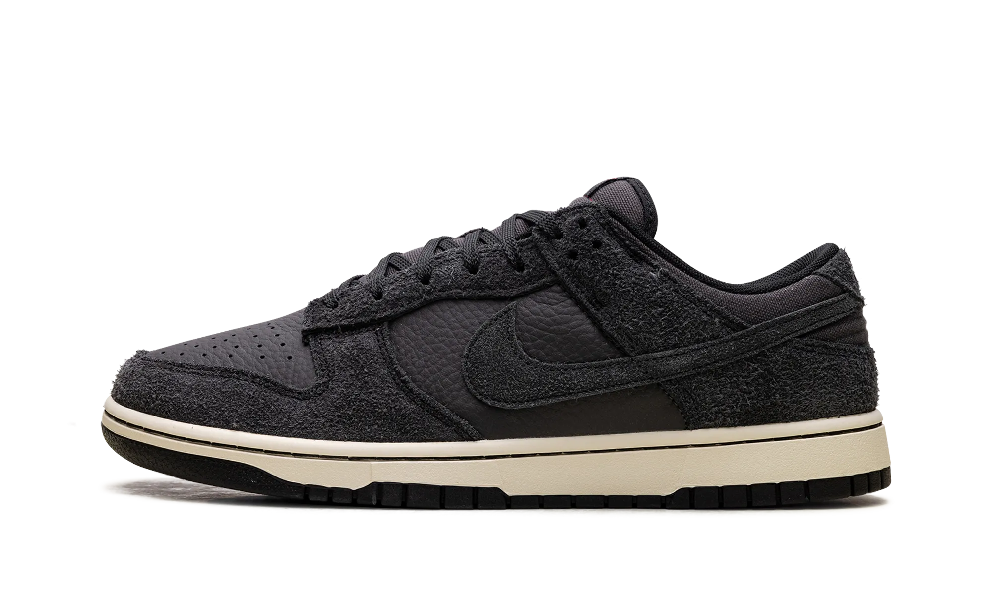 Strike Hike Dunk Low Premium "Black Off Noir"
