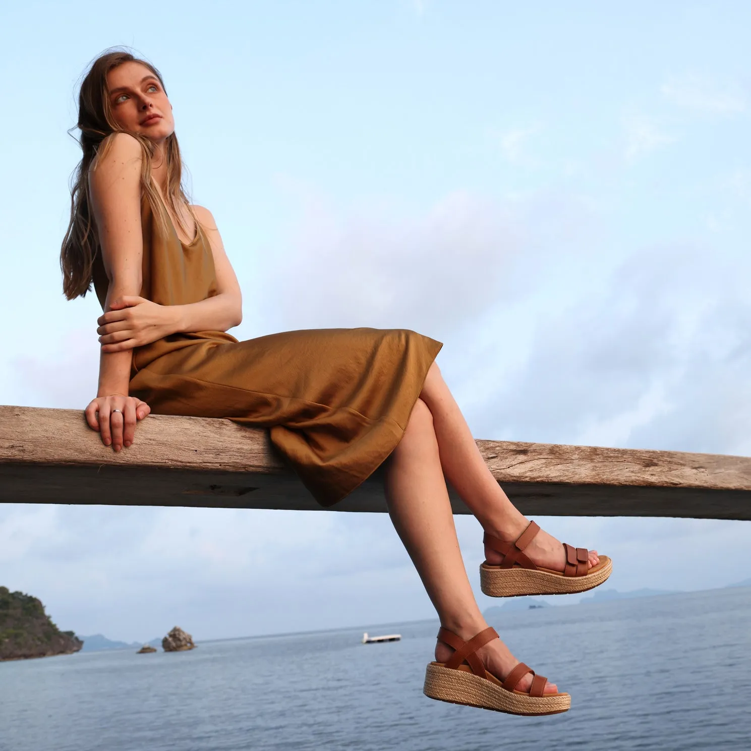 Relaxed Fit Shoes Solstice Strap Metatarsal
