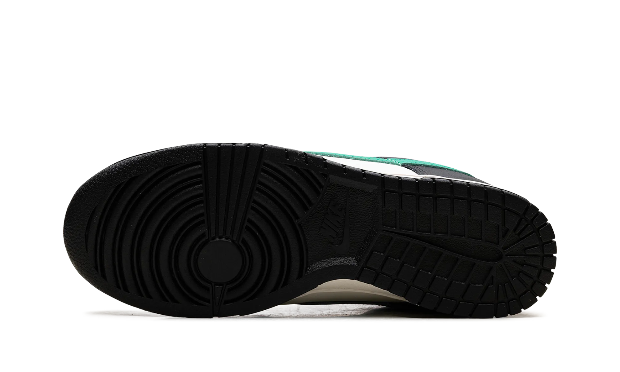 Dunk Low WMNS "Celtics" Antistatic