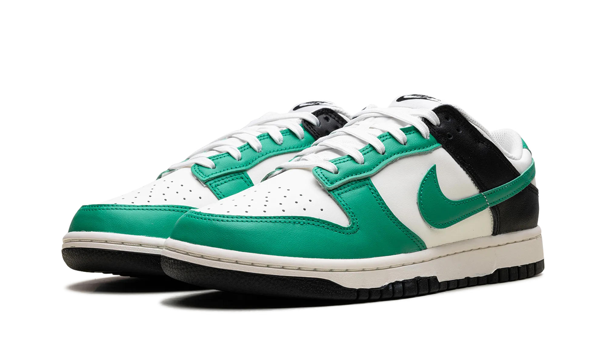 Dunk Low WMNS "Celtics" Indoor Friendly Neutral design