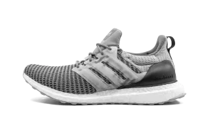 Easy To Clean Running Light Ultraboost UNDFTD "Undefeated"
