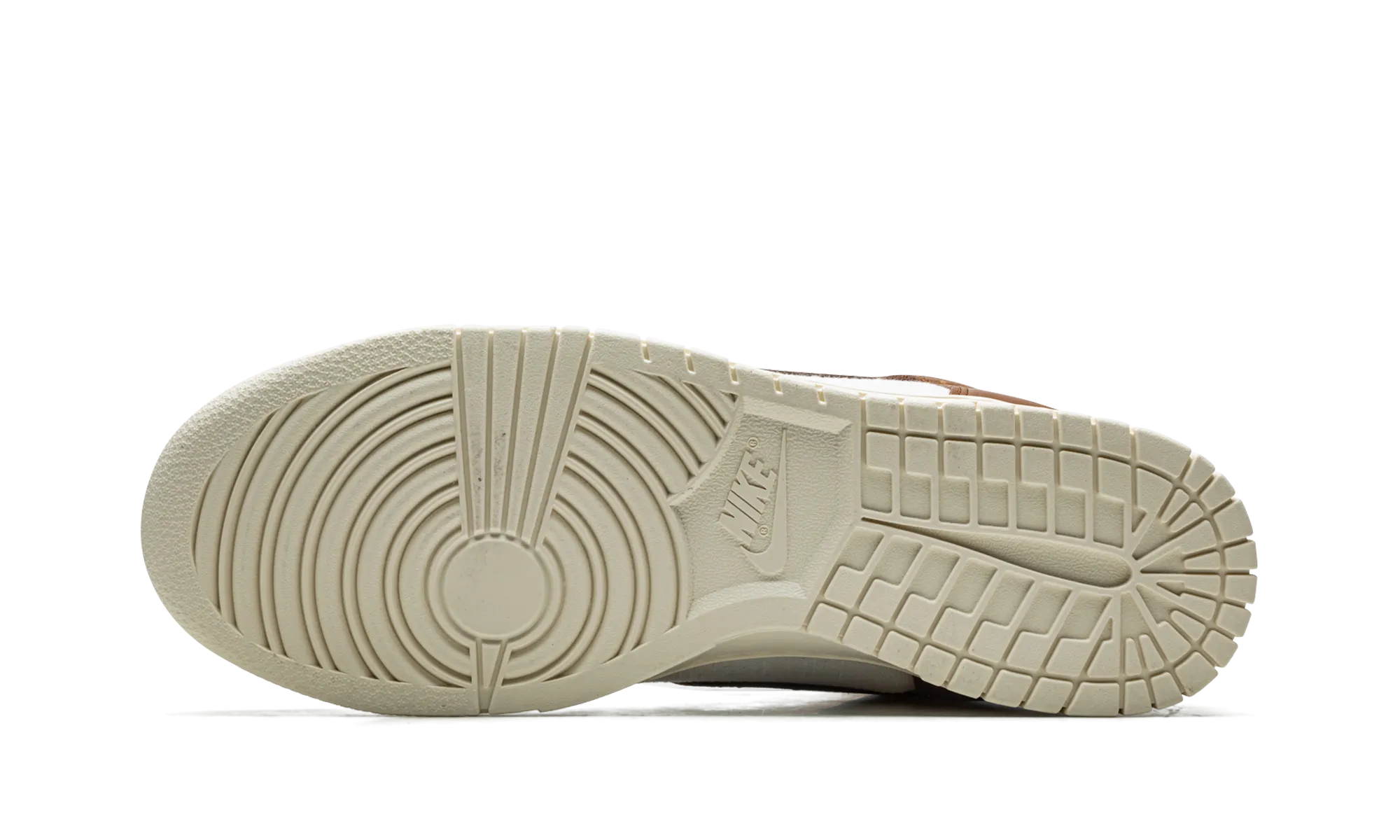 Dunk High Retro PRM "Pecan and Sail" Bare Feel Streetwear Look