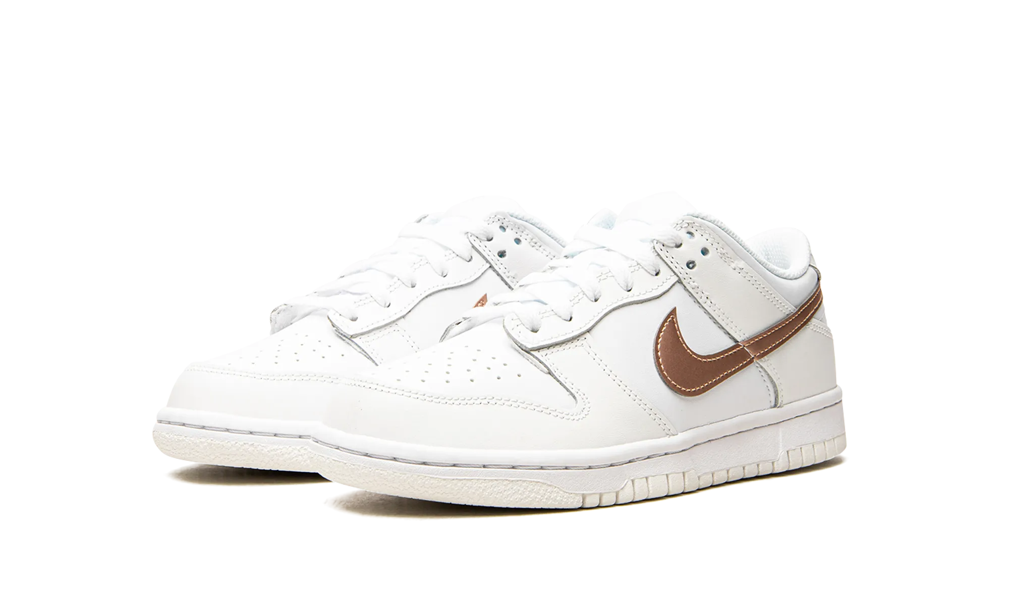 Jump Hike Dunk Low GS "White / Metallic Red Bronze"