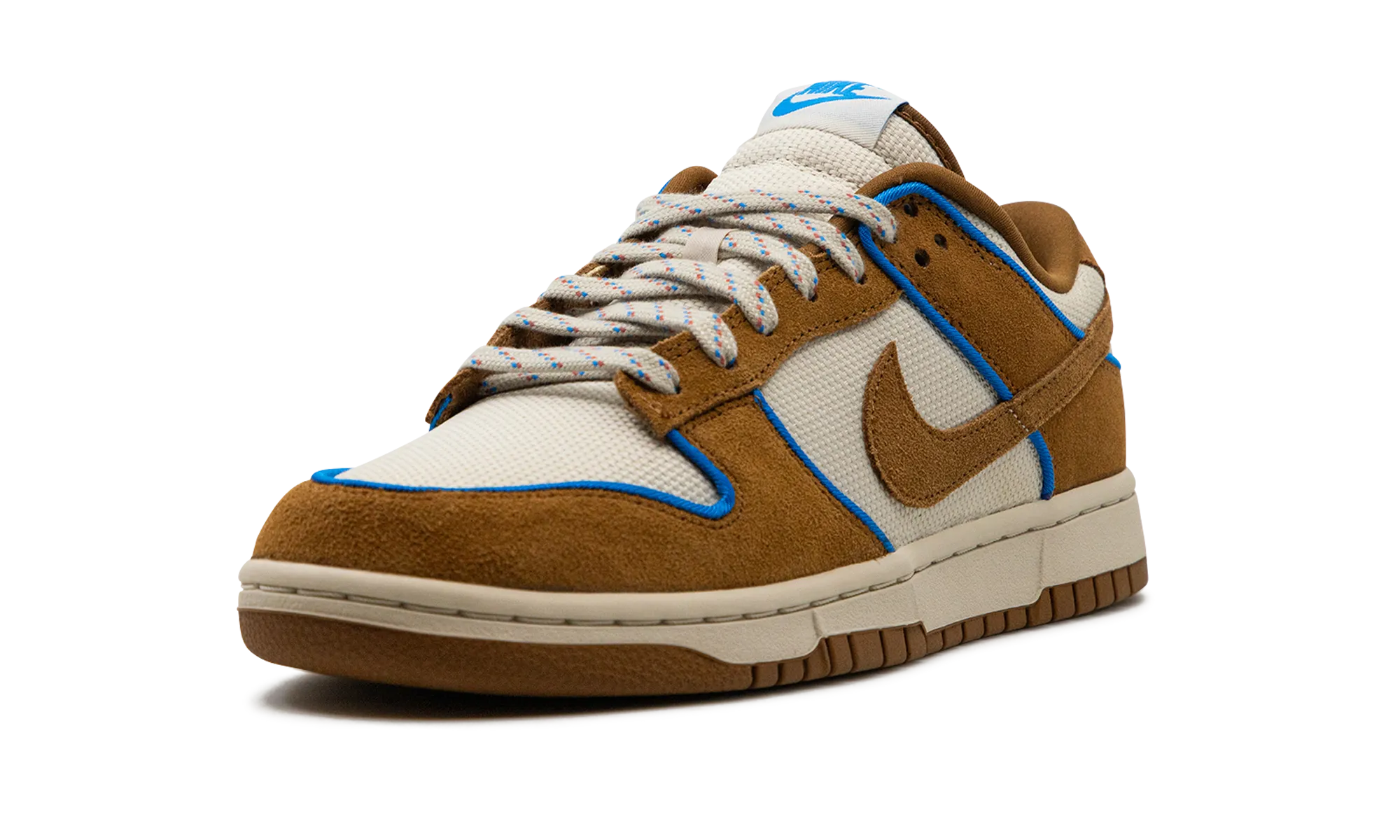 Lounge Mode Light Travel Dunk Low "Light British Tan"