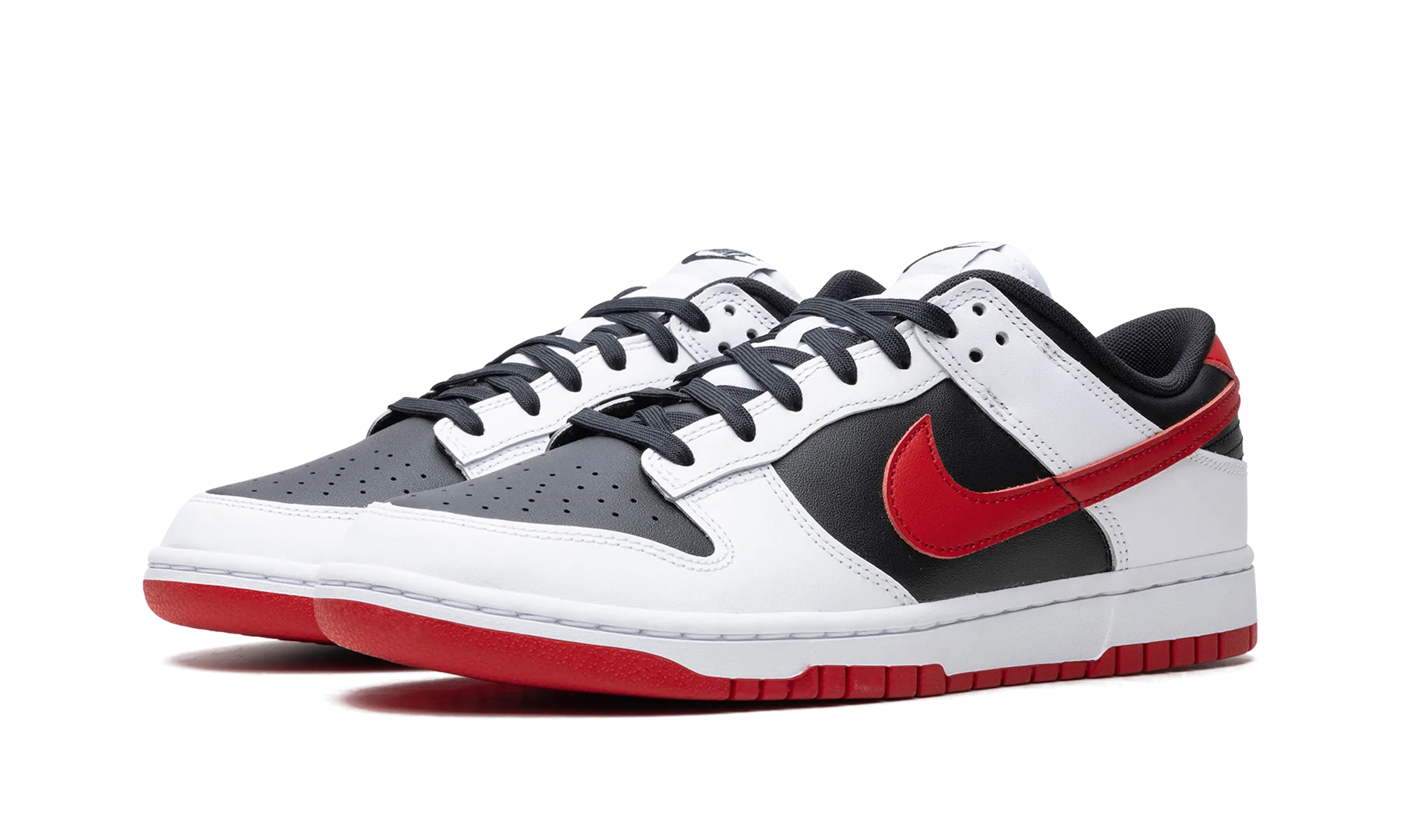 Travel Routine Office Go Dunk Low Retro "Black / University Red"