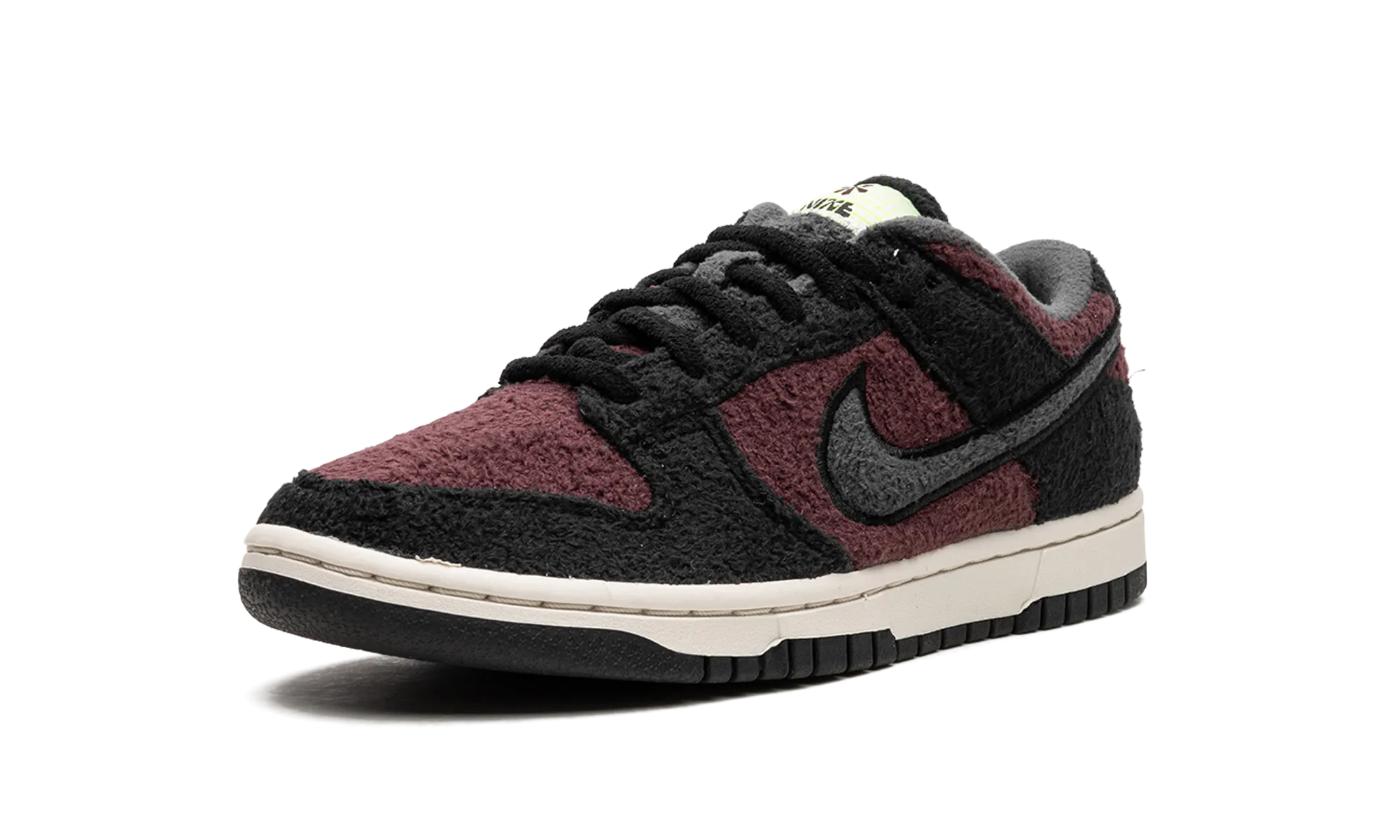 DUNK LO MNS WMNS "Fleece Pack Burgundy Crush" Stable Stride