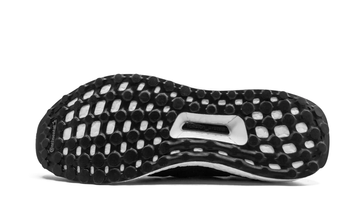Minimalist Look Urban Look UltraBOOST "Black/White Speckle"