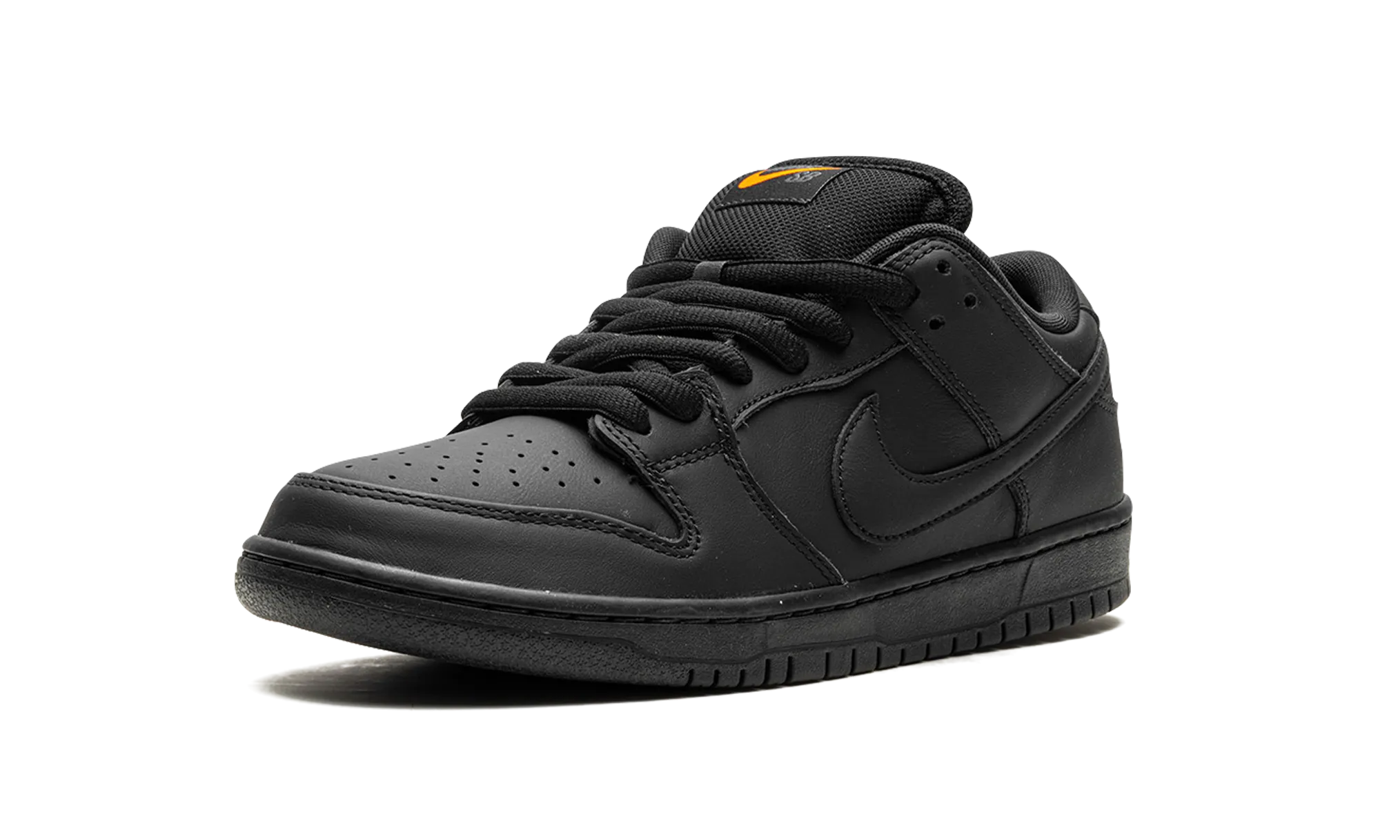 SB Dunk "Triple Black" Race Walk Premium Walk
