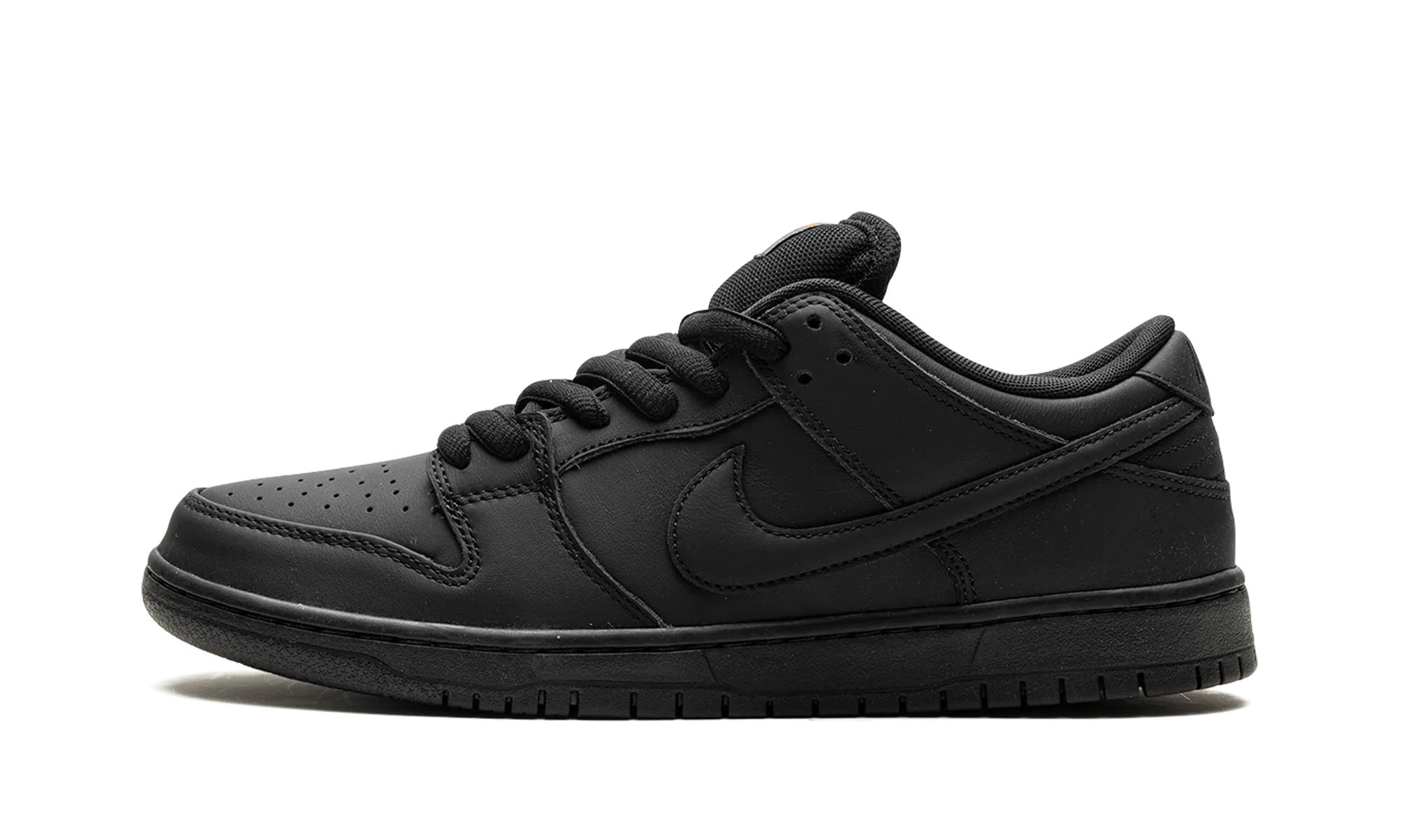 SB Dunk "Triple Black" Low Impact Quiet Walk
