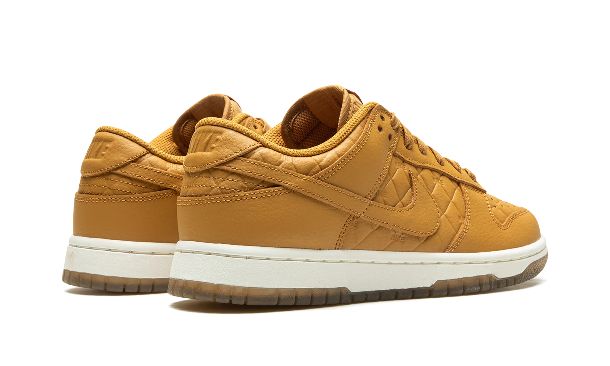 DUNK LO MNS WMNS "Quilted Wheat" Walking Vibe